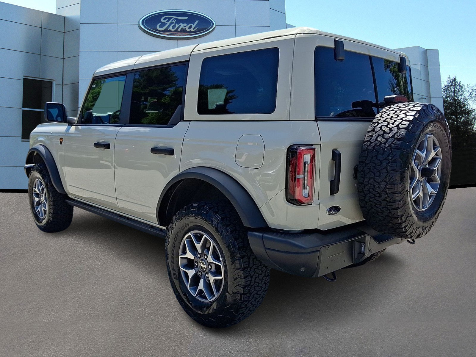 Certified 2025 Ford Bronco Badlands AWD/4WD image 5