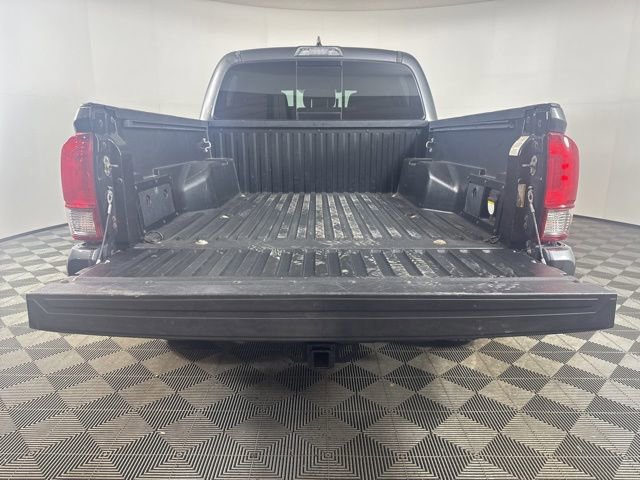 Used 2017 Toyota Tacoma TRD Sport AWD/4WD image 20