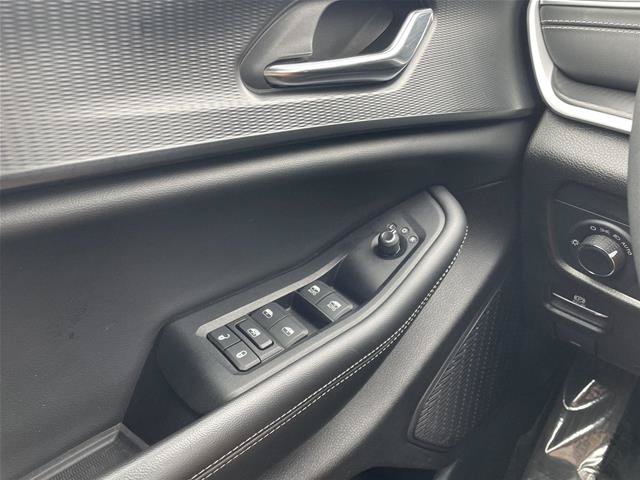 Used 2024 Jeep Grand Cherokee Altitude AWD/4WD image 29