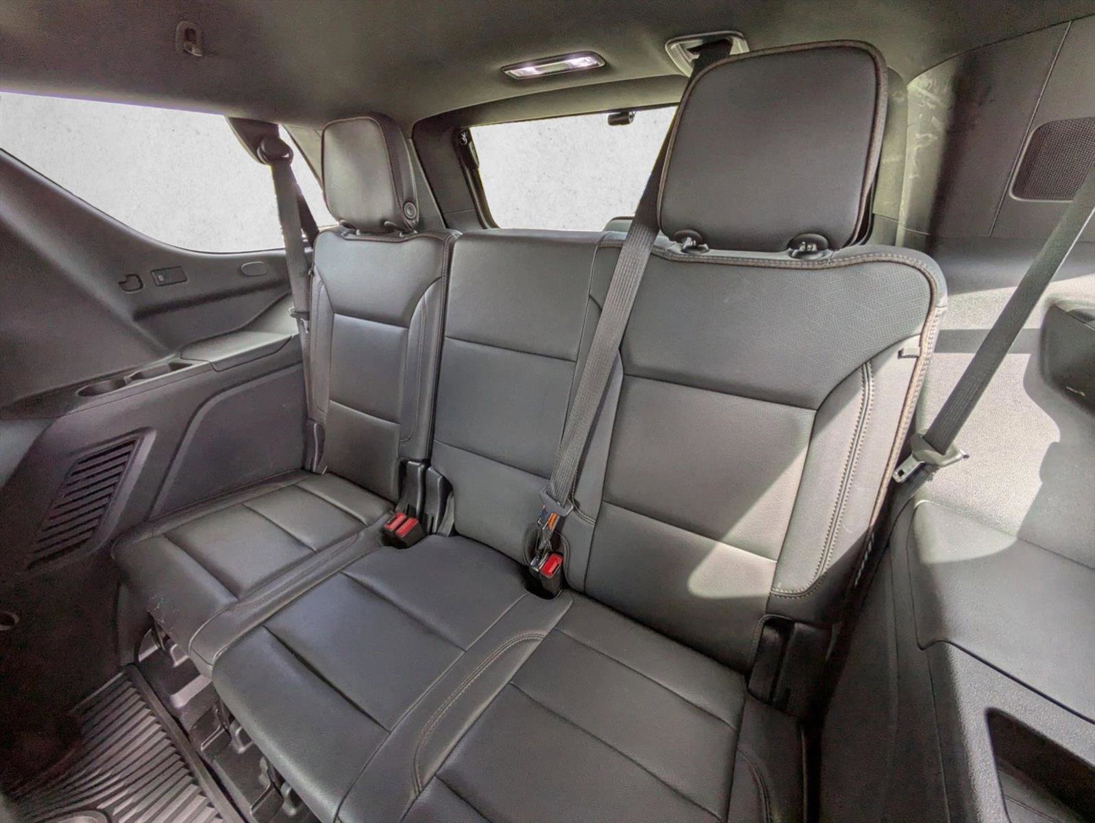 Used 2022 Chevrolet Tahoe High Country AWD/4WD image 16