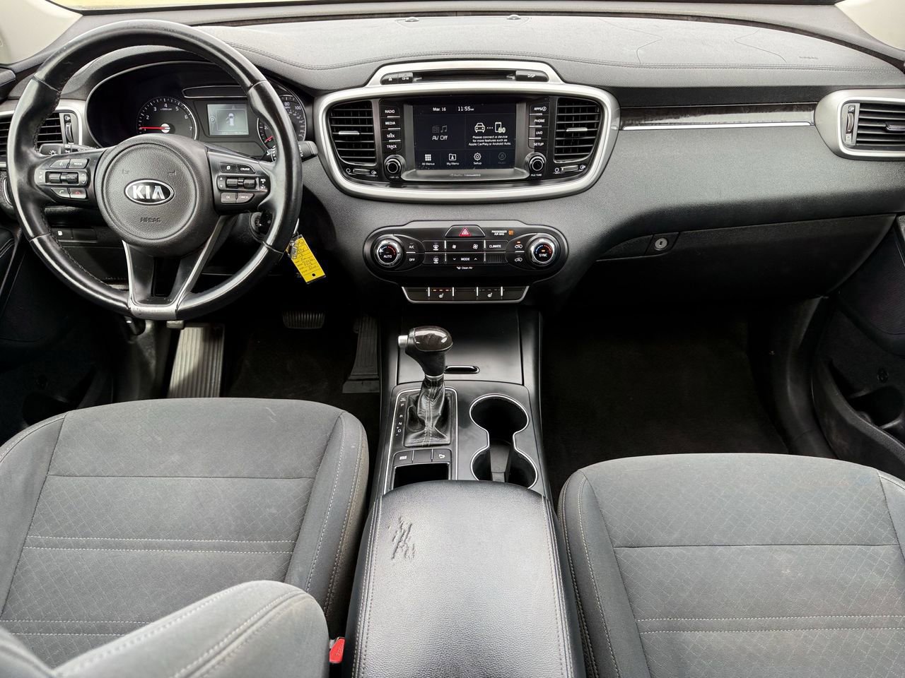 Used 2018 Kia Sorento LX image 10