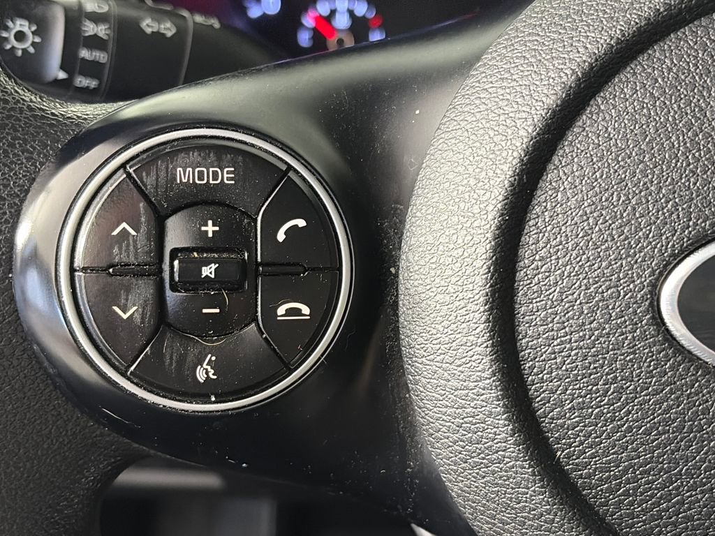 Used 2021 Kia Soul S FWD image 17