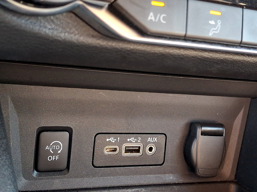 Used 2025 Nissan Sentra SV FWD image 23