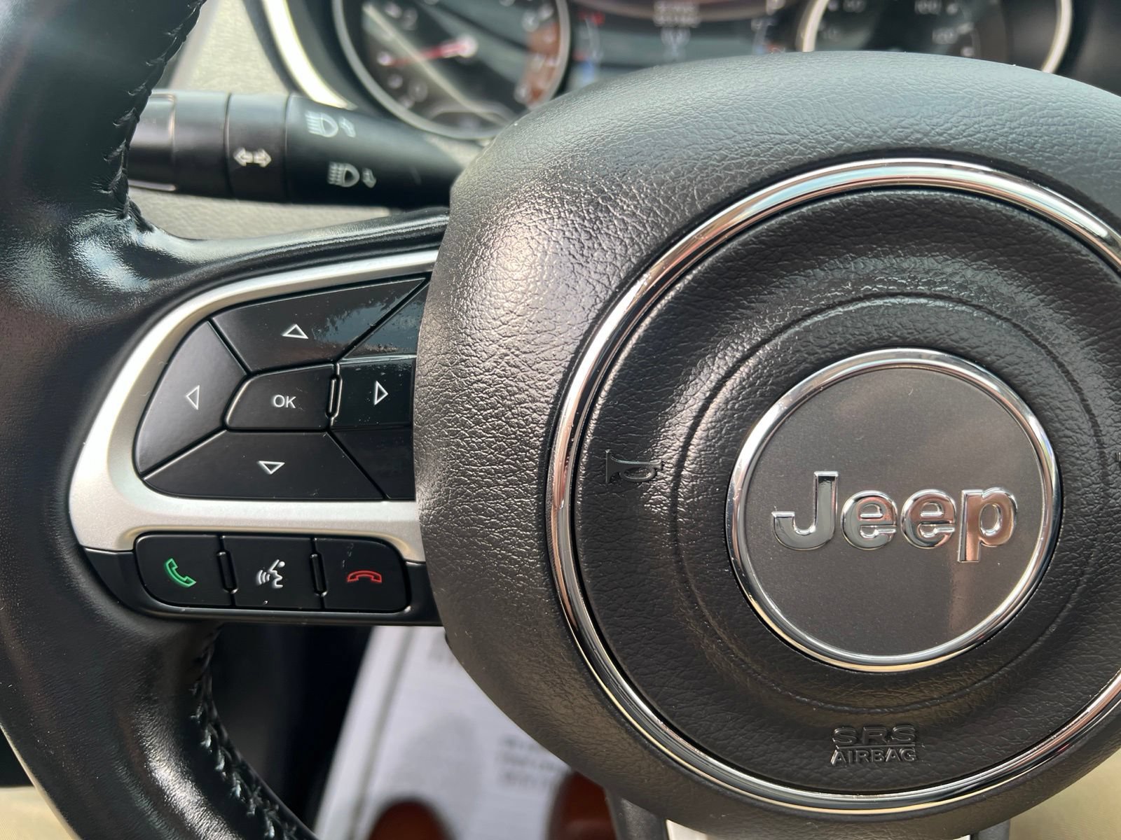Used 2021 Jeep Compass Latitude w/ Sun and Sound Group AWD/4WD image 24