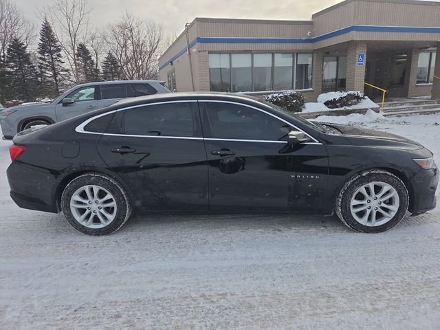 Used 2017 Chevrolet Malibu LT image 3