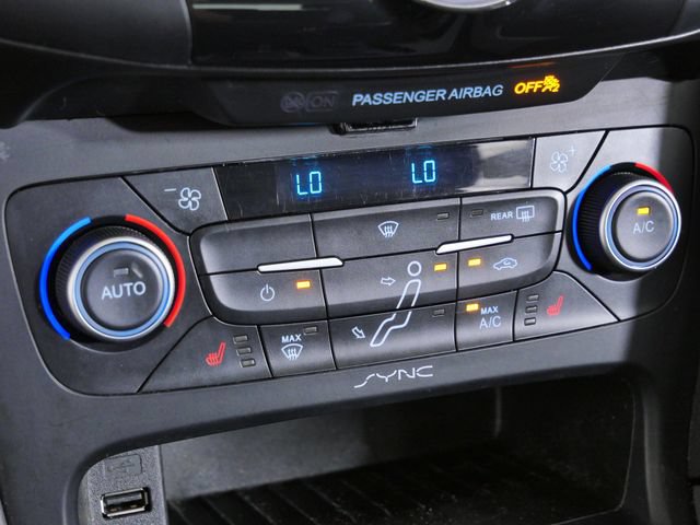 Certified 2018 Ford Focus SEL w/ Cold Weather Package FWD image 30
