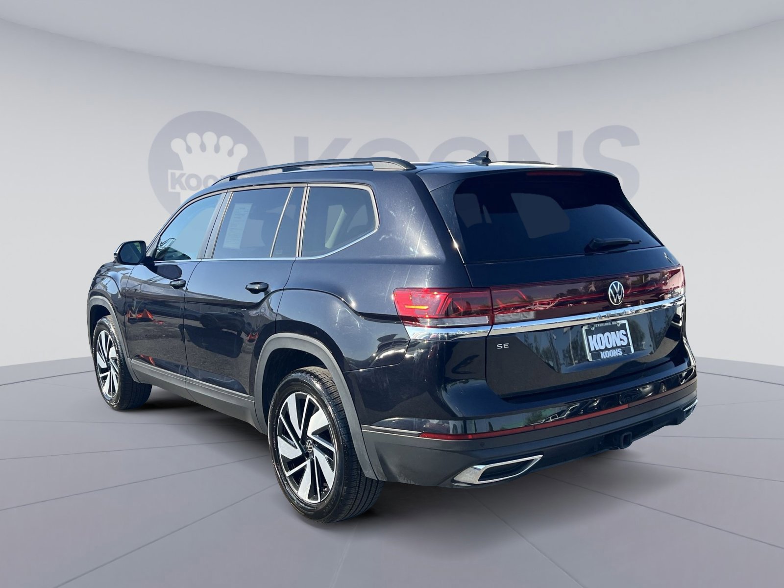 Used 2025 Volkswagen Atlas SE FWD image 5