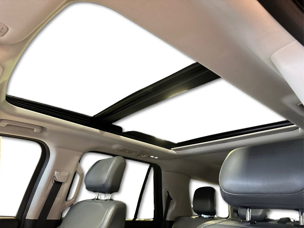 Certified 2025 Ford Expedition Active AWD/4WD image 31