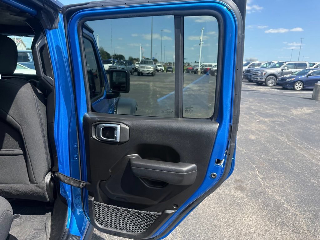 Used 2023 Jeep Wrangler Unlimited w/ Cold Weather Group AWD/4WD image 61
