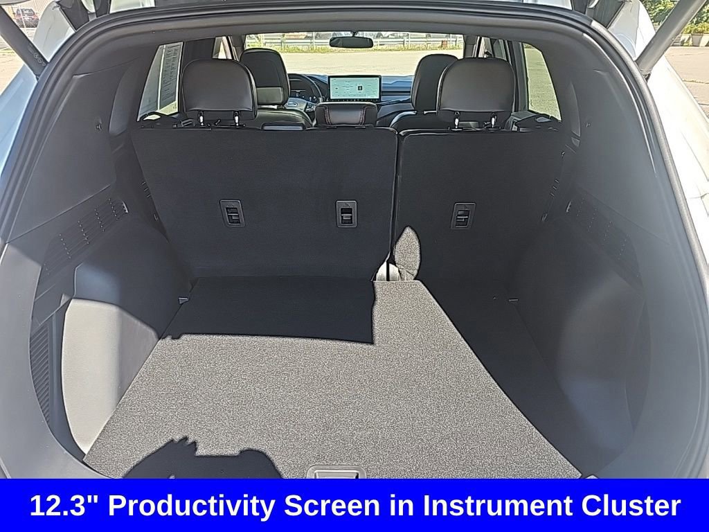 Certified 2025 Ford Escape ST-Line Select w/ Tech Pack #2 image 16