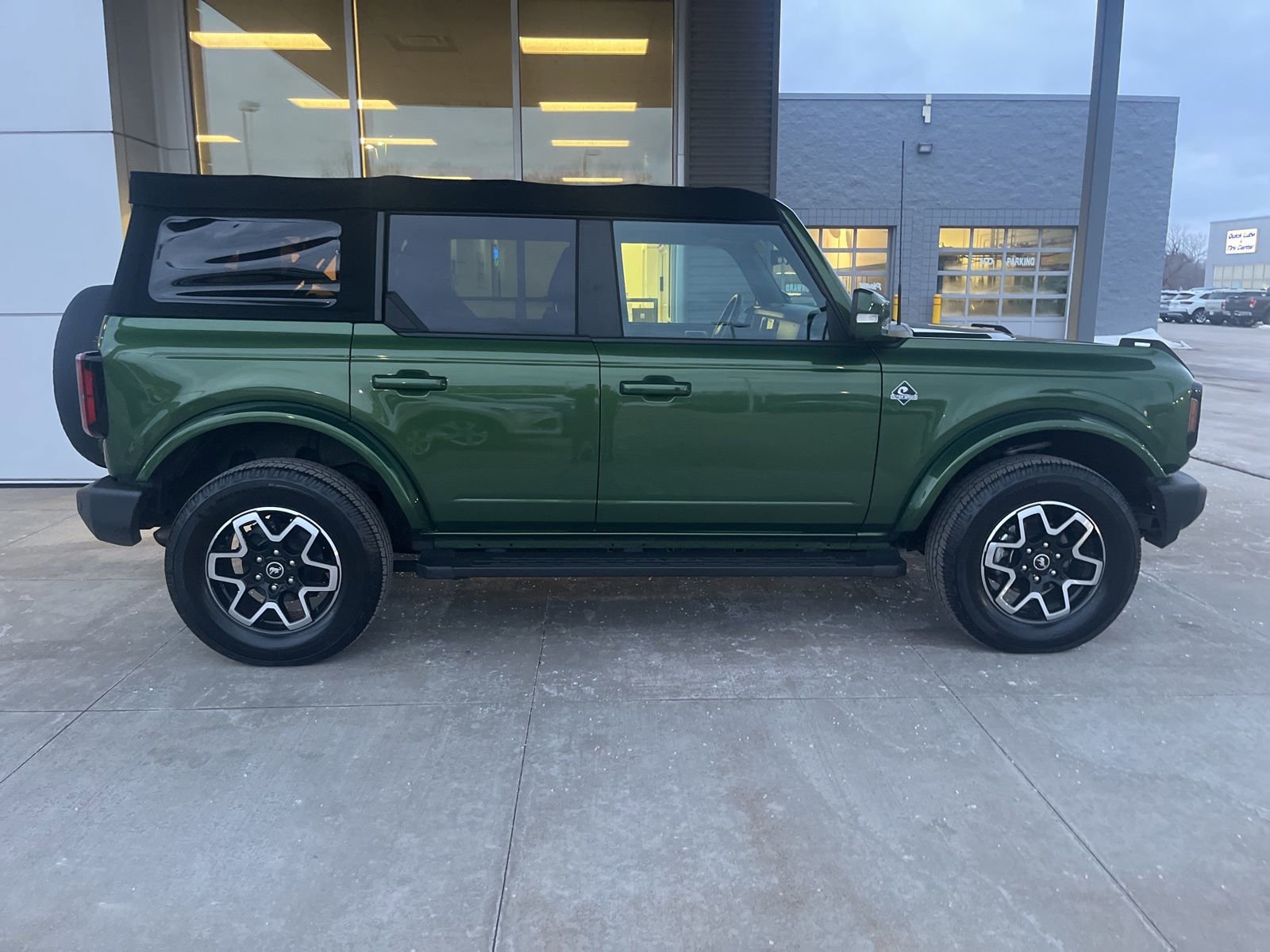 Certified 2022 Ford Bronco Outer Banks image 2