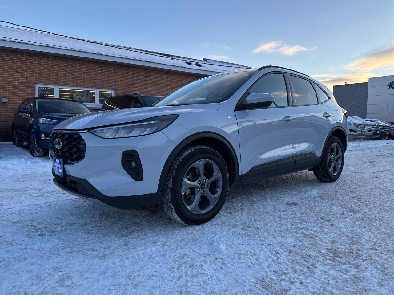 Certified 2025 Ford Escape ST-Line Select AWD/4WD image 2