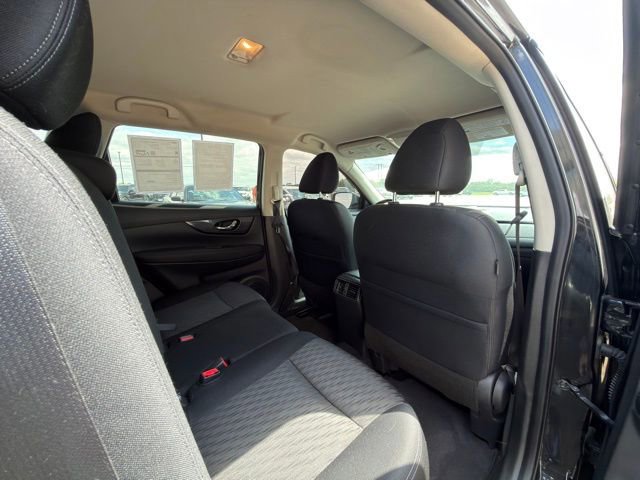 Used 2019 Nissan Rogue SV FWD image 18