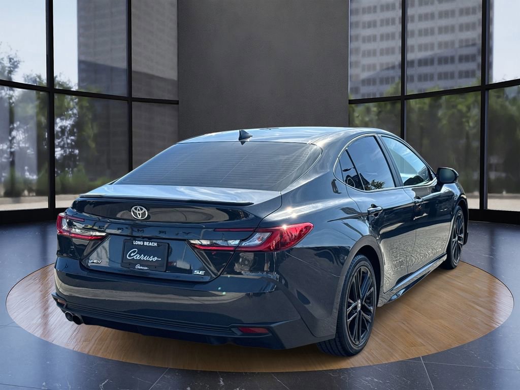 Used 2025 Toyota Camry SE w/ Convenience Package image 3