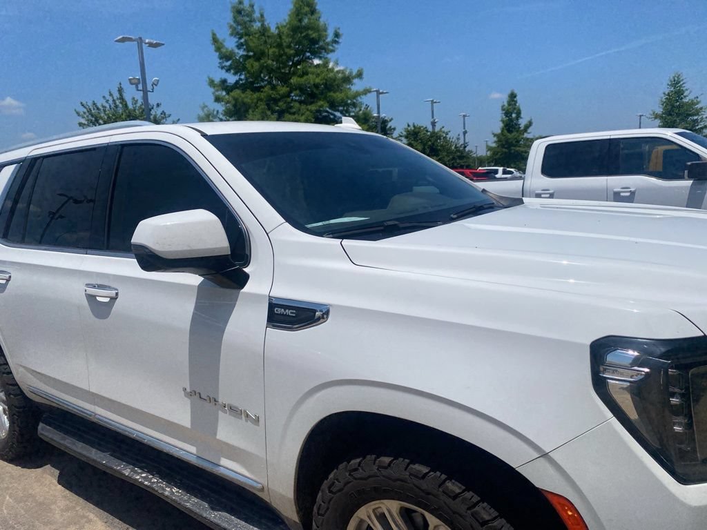 Used 2021 GMC Yukon SLT w/ SLT Premium Package AWD/4WD image 4