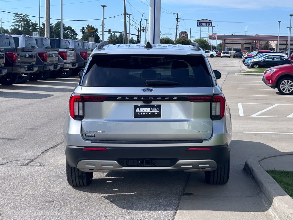 Certified 2025 Ford Explorer Active w/ Active Comfort Package AWD/4WD image 5