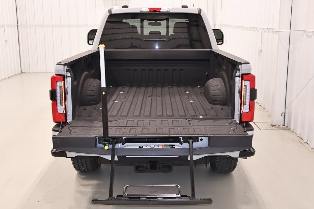 Certified 2025 Ford F350 4x4 Crew Cab Super Duty image 44