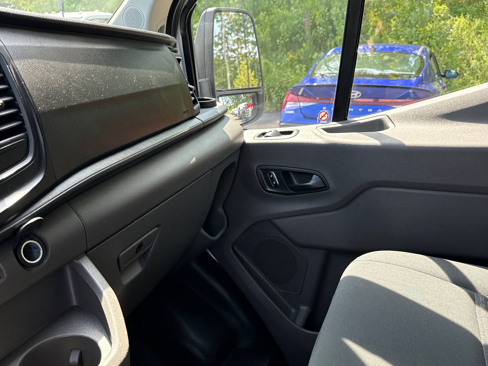 Certified 2025 Ford Transit 250 Low Roof w/ Exterior Upgrade Package RWD image 18