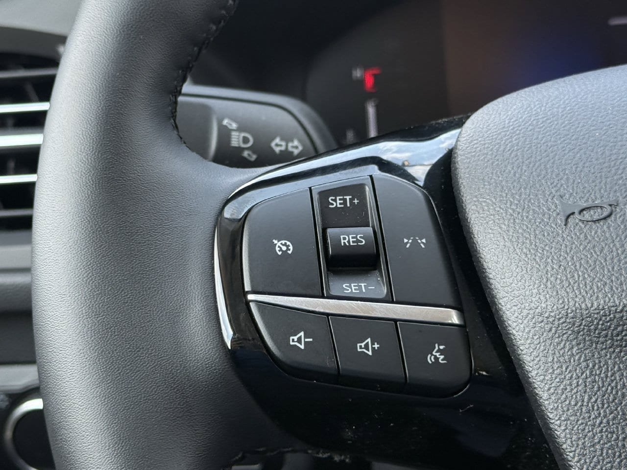 Certified 2024 Ford Escape Active AWD/4WD image 13
