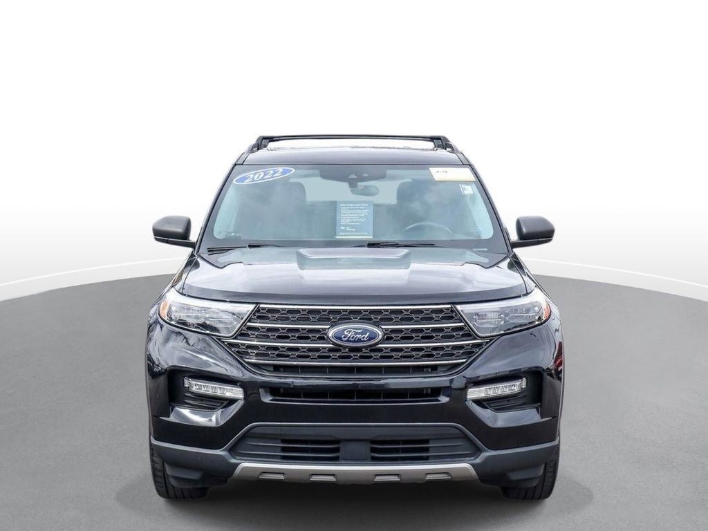 Certified 2022 Ford Explorer XLT w/ Equipment Group 202A image 7