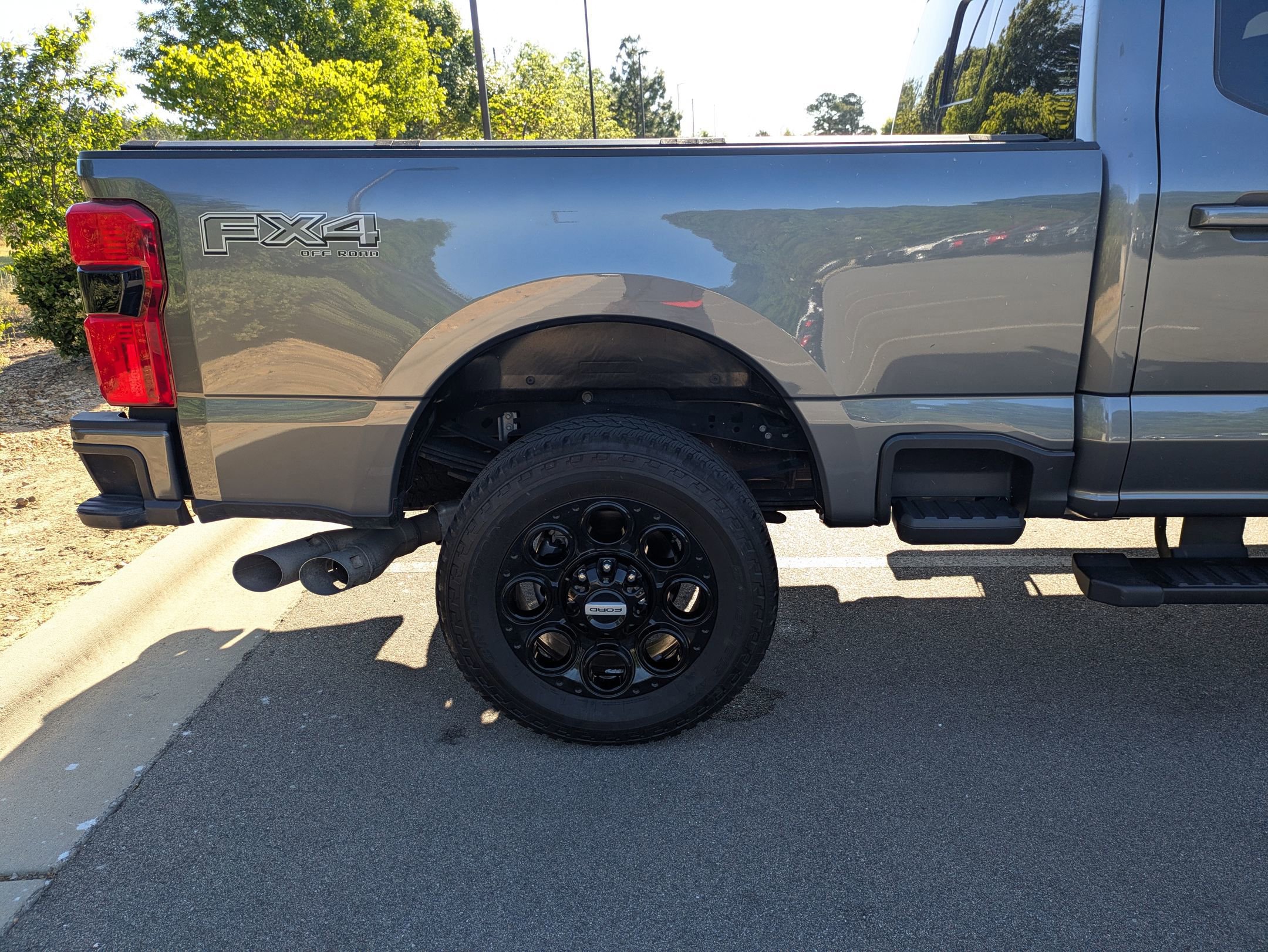 Certified 2024 Ford F350 Lariat w/ Lariat Ultimate Package AWD/4WD image 9