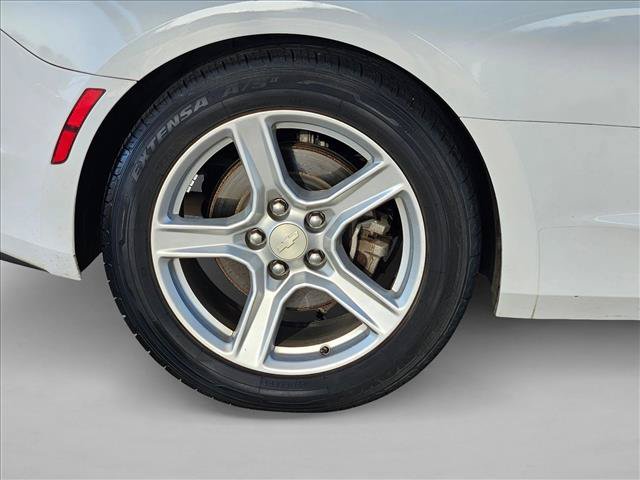 Used 2020 Chevrolet Camaro LT RWD image 19