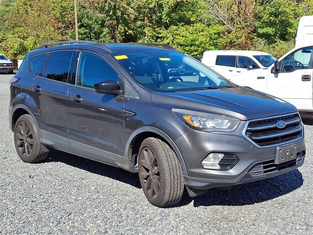 Certified 2018 Ford Escape SE w/ SE Sport Appearance Package image 6