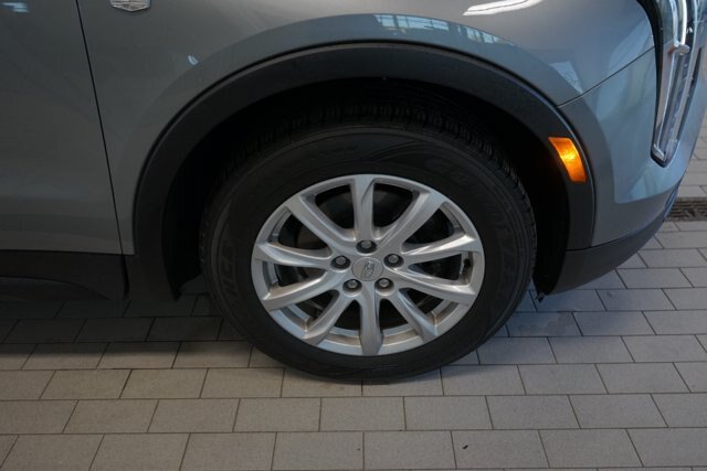 Used 2023 Cadillac XT4 Luxury w/ Cold Weather Package AWD/4WD image 15
