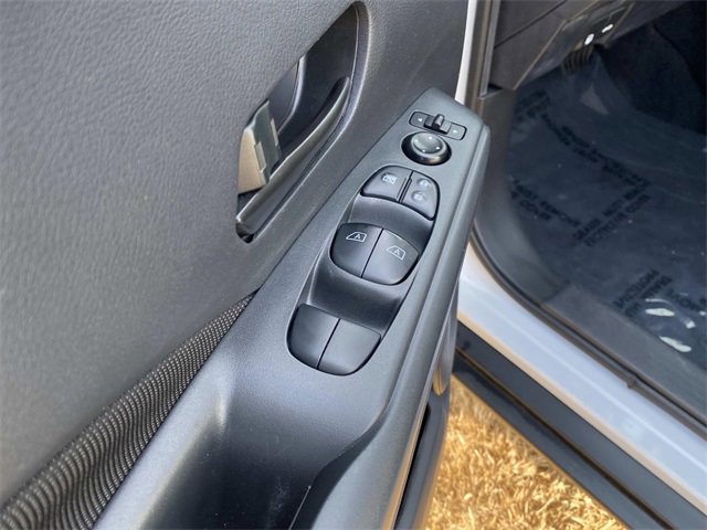 Used 2021 Nissan Kicks S image 17