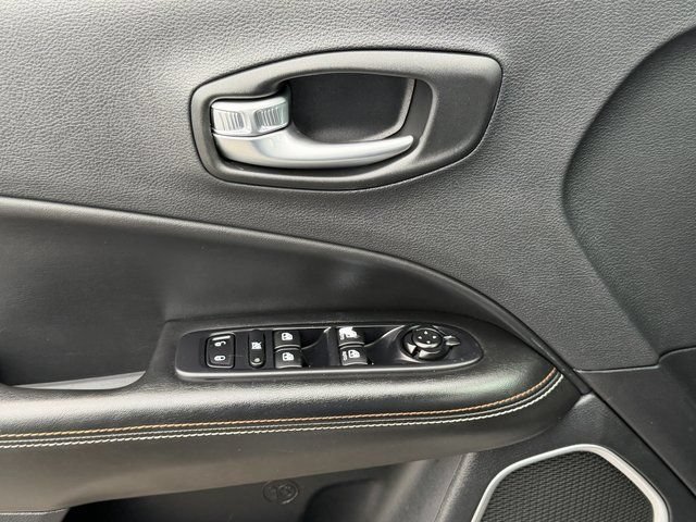 Used 2019 Jeep Compass Latitude w/ Popular Equipment Group AWD/4WD image 26