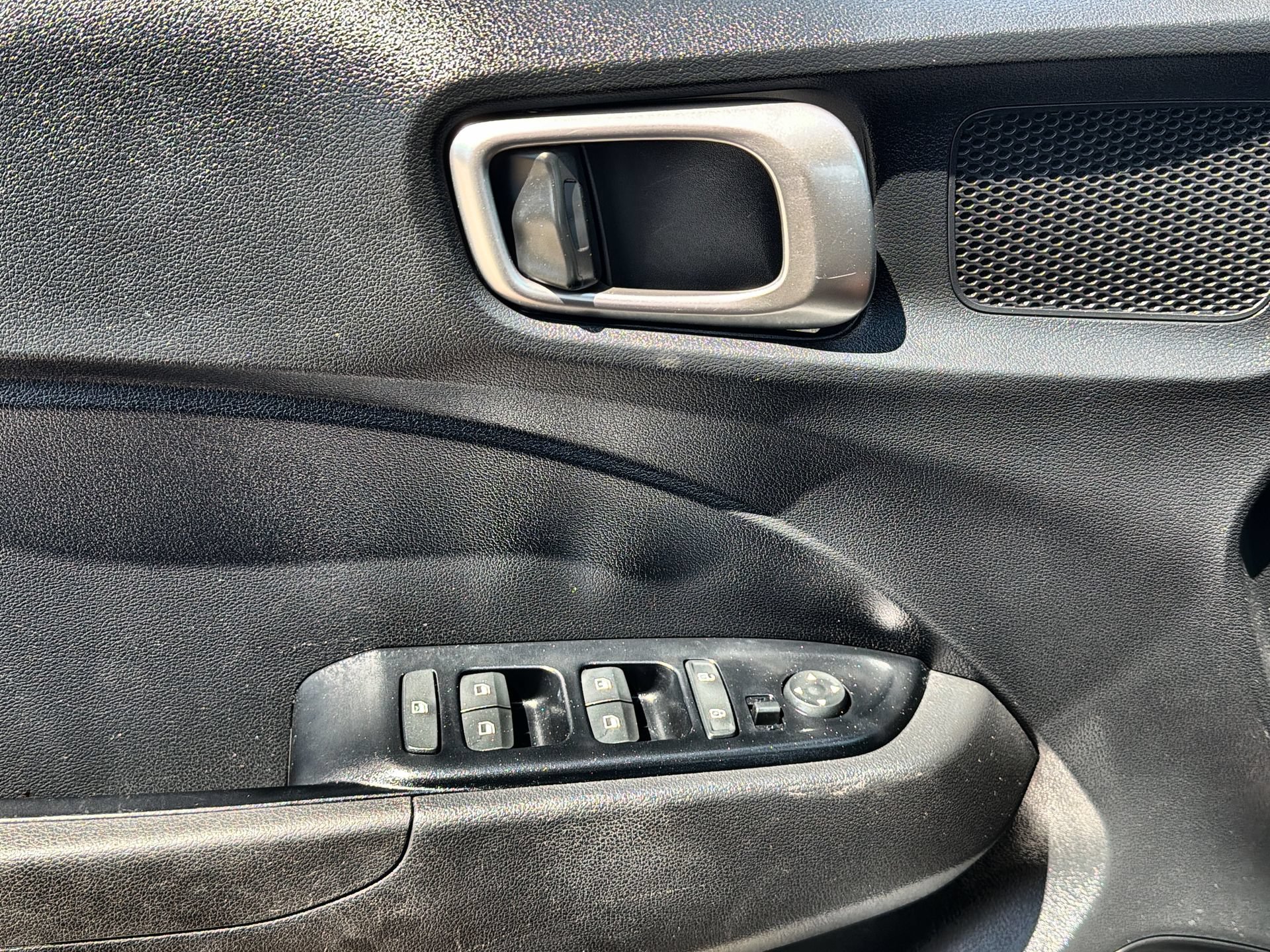 Used 2022 Hyundai Venue SE FWD image 13