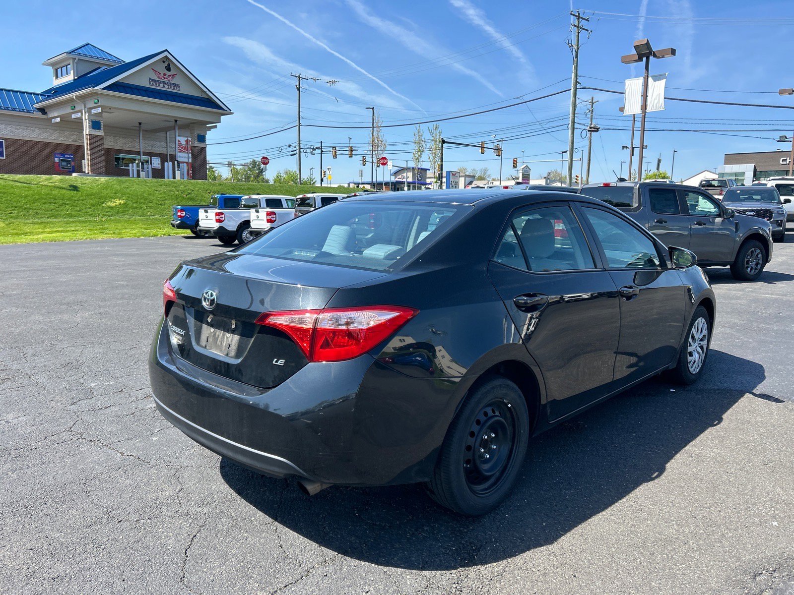 Used 2018 Toyota Corolla LE FWD image 5
