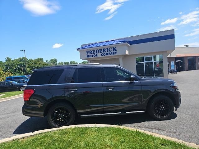 Certified 2024 Ford Expedition XLT AWD/4WD image 3
