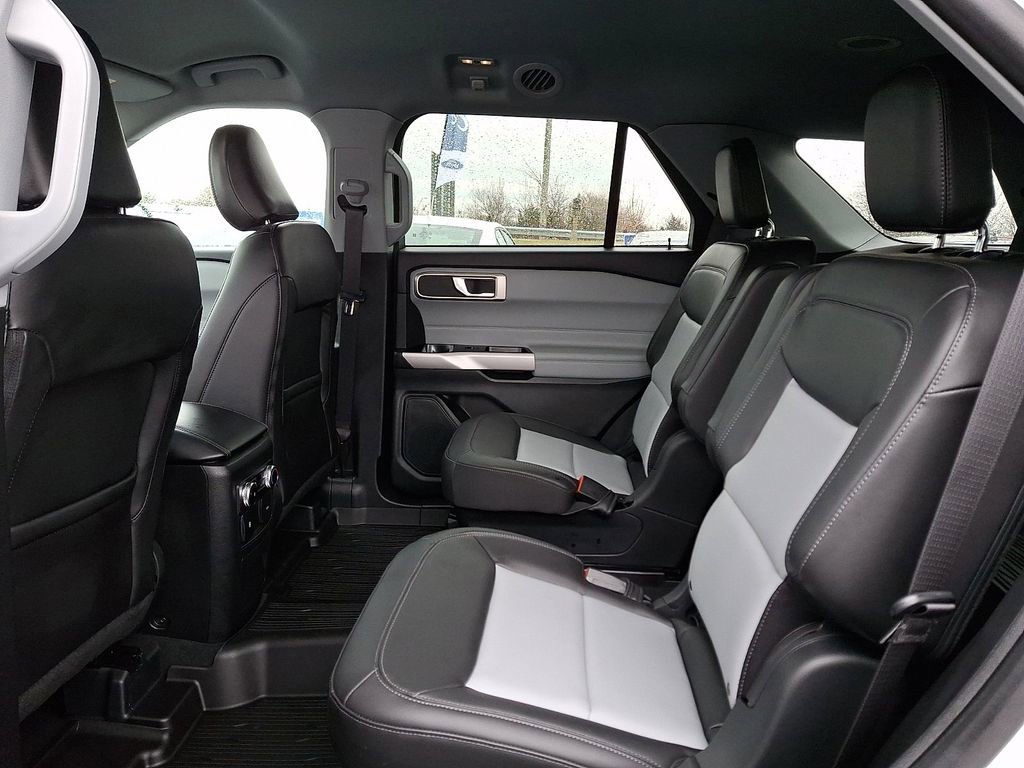 Certified 2024 Ford Explorer XLT w/ Equipment Group 202A image 10