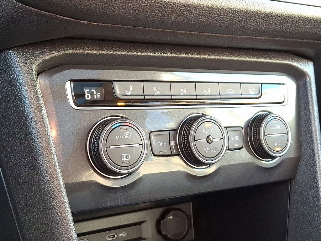 Used 2021 Volkswagen Tiguan SE image 15