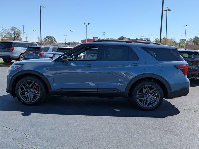 Certified 2025 Ford Explorer ST AWD/4WD image 5