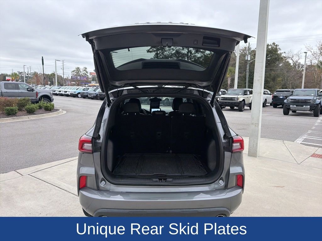 Certified 2024 Ford Escape ST-Line w/ Equipment Group 301A image 9