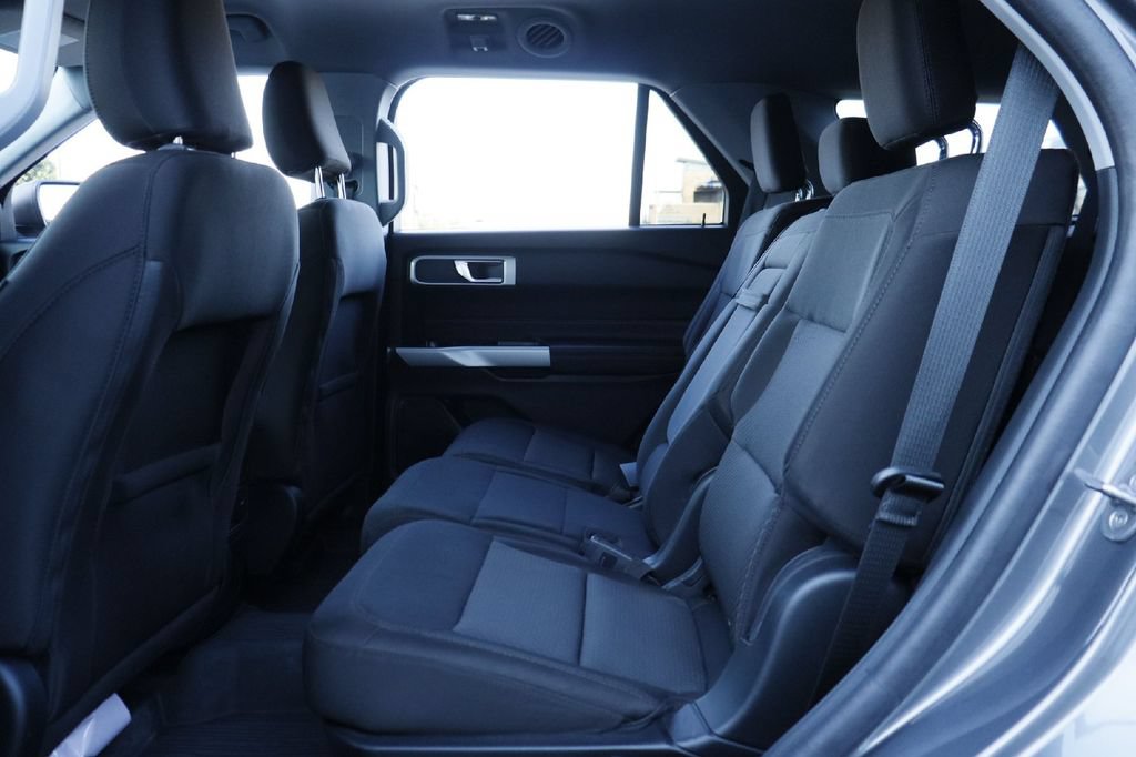 Certified 2024 Ford Explorer XLT RWD image 22