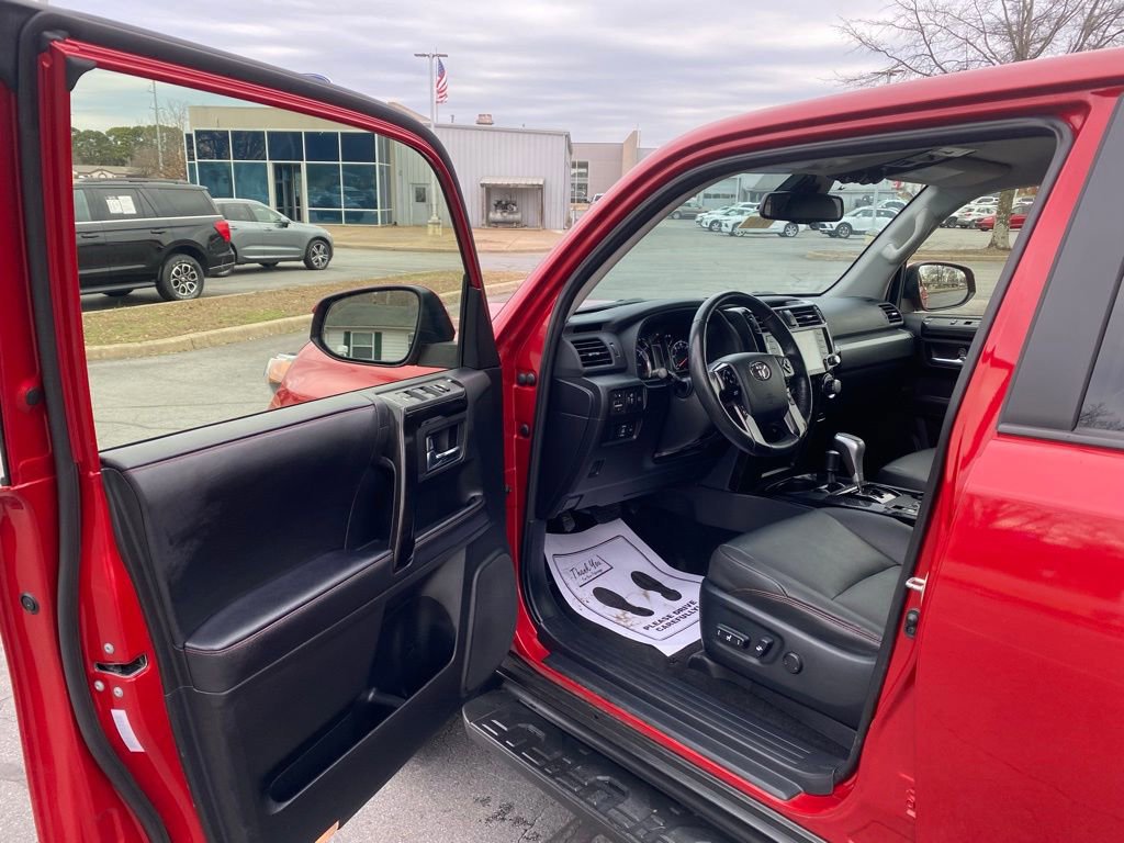 Used 2024 Toyota 4Runner TRD Off-Road Premium image 10