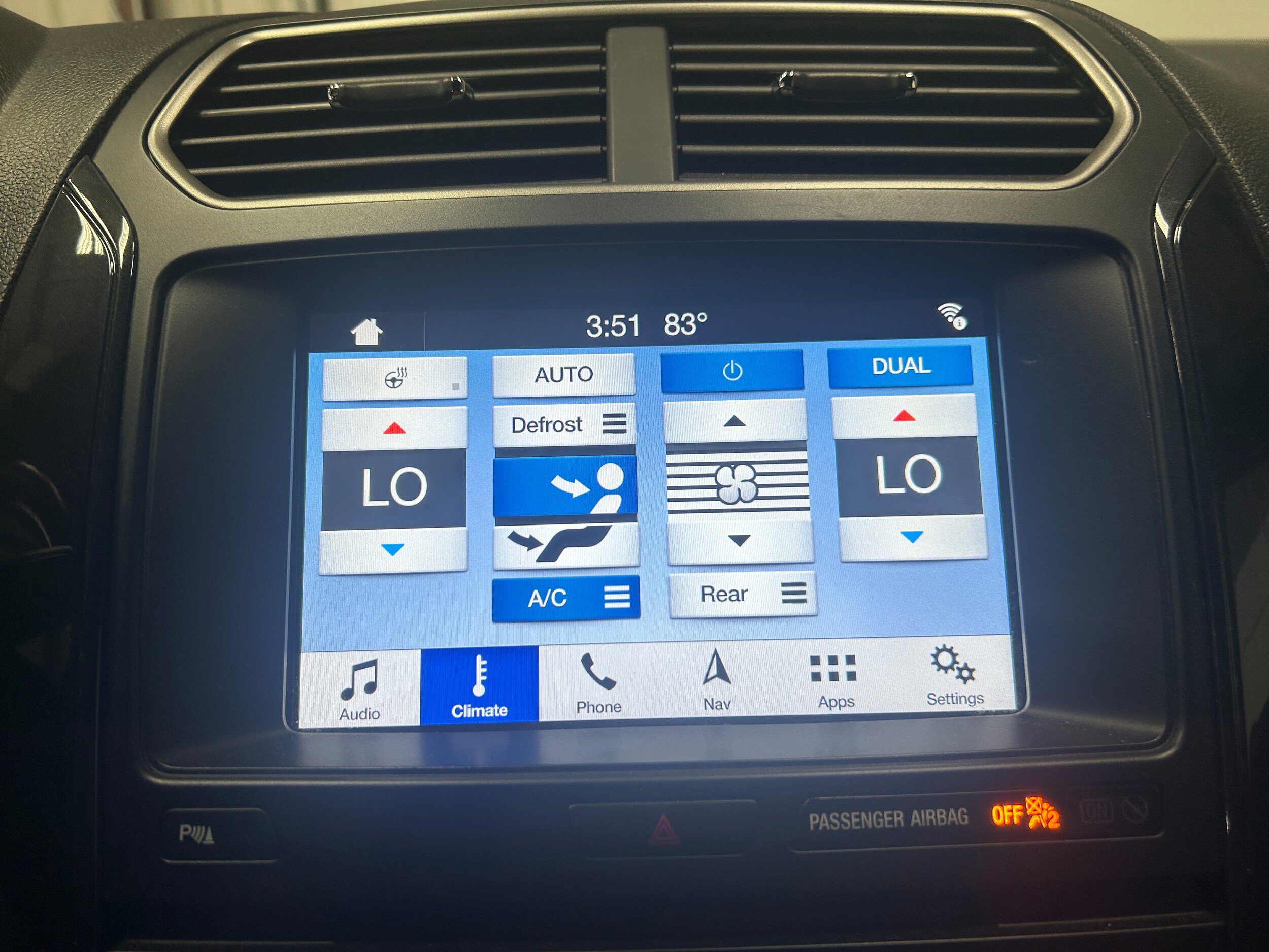 Certified 2018 Ford Explorer XLT w/ Equipment Group 202A AWD/4WD image 21