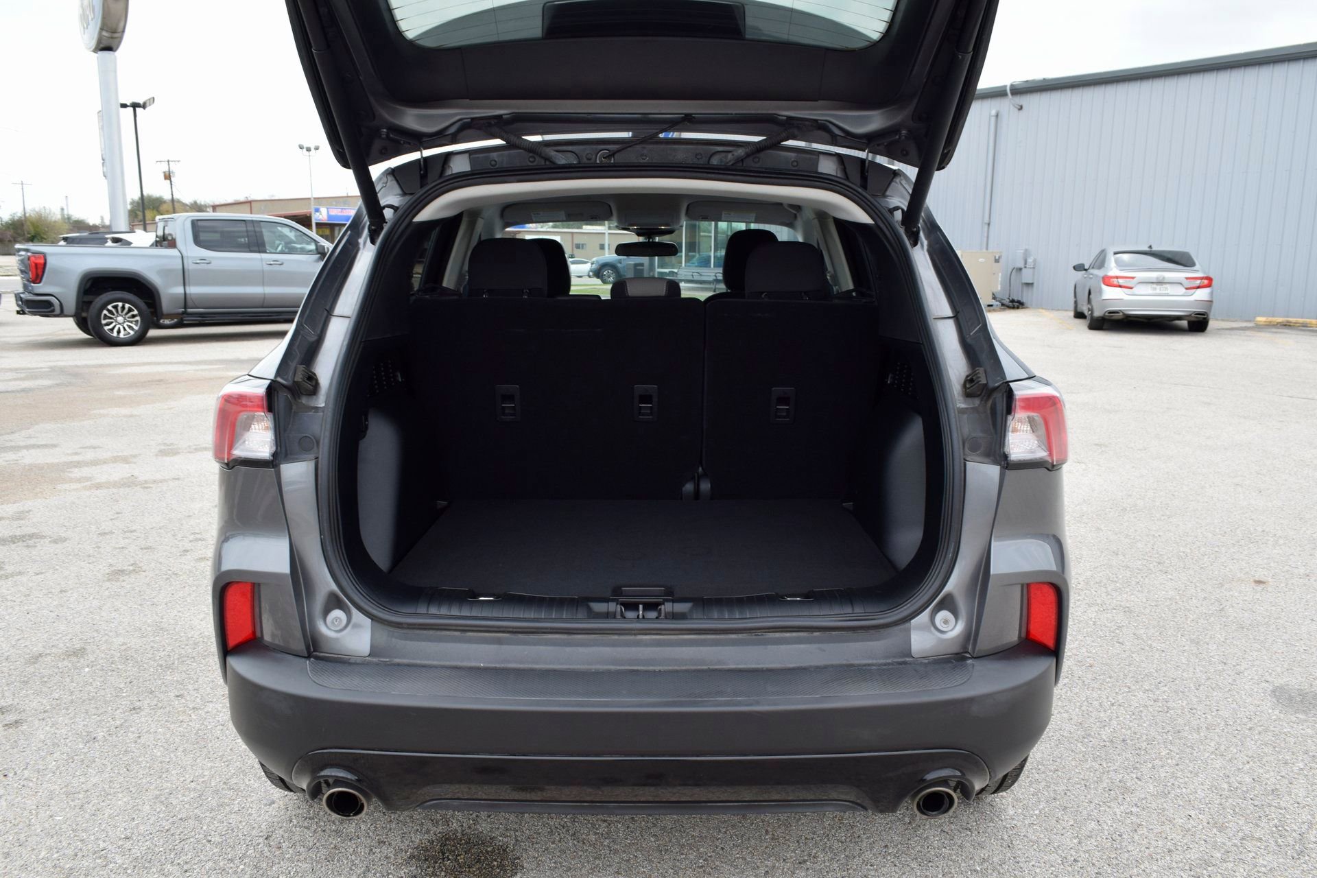 Certified 2022 Ford Escape SE w/ SE Sport Appearance Package image 21