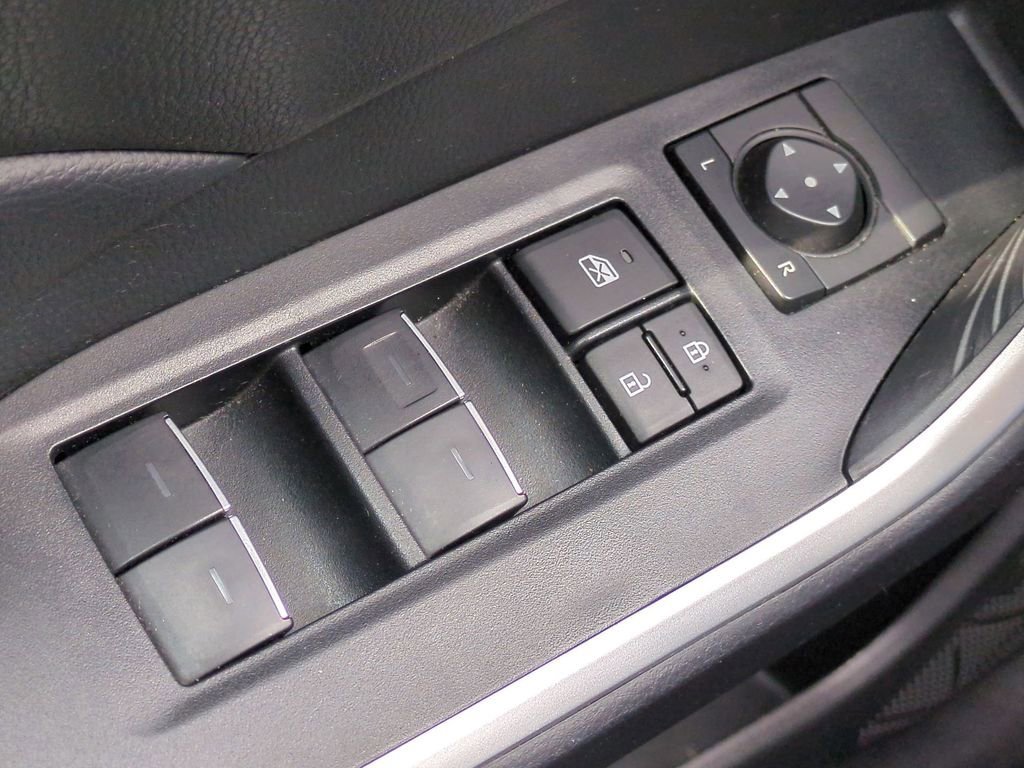 Used 2024 Toyota RAV4 XLE image 28