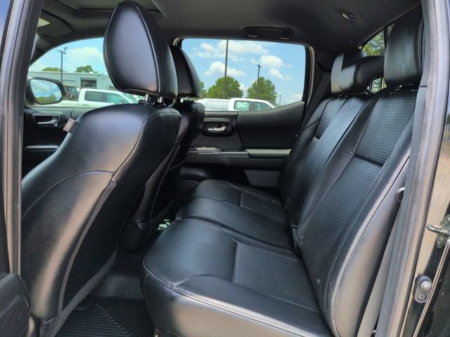Used 2020 Toyota Tacoma TRD Off-Road w/ TRD Premium Off Road Package AWD/4WD image 14