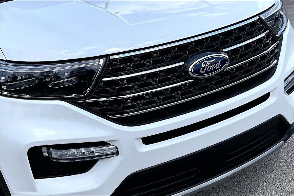 Certified 2023 Ford Explorer XLT w/ Equipment Group 202A AWD/4WD image 31