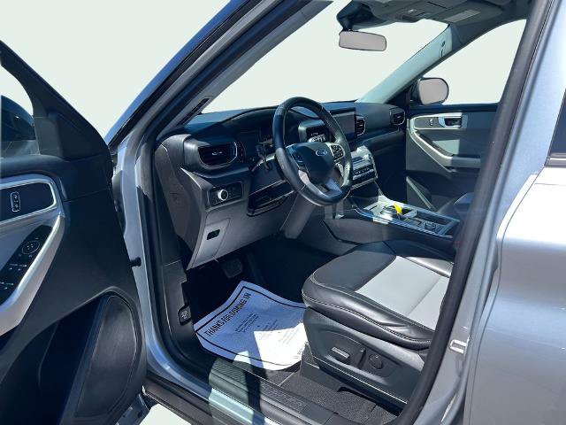 Certified 2023 Ford Explorer XLT w/ Equipment Group 202A AWD/4WD image 8