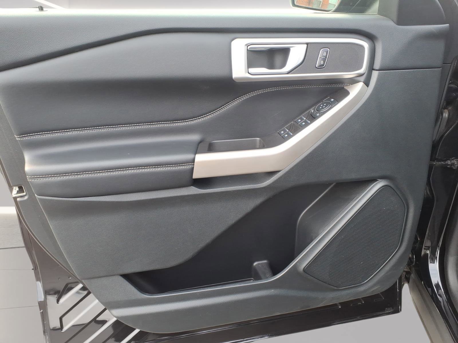 Certified 2023 Ford Explorer XLT w/ Equipment Group 202A image 8