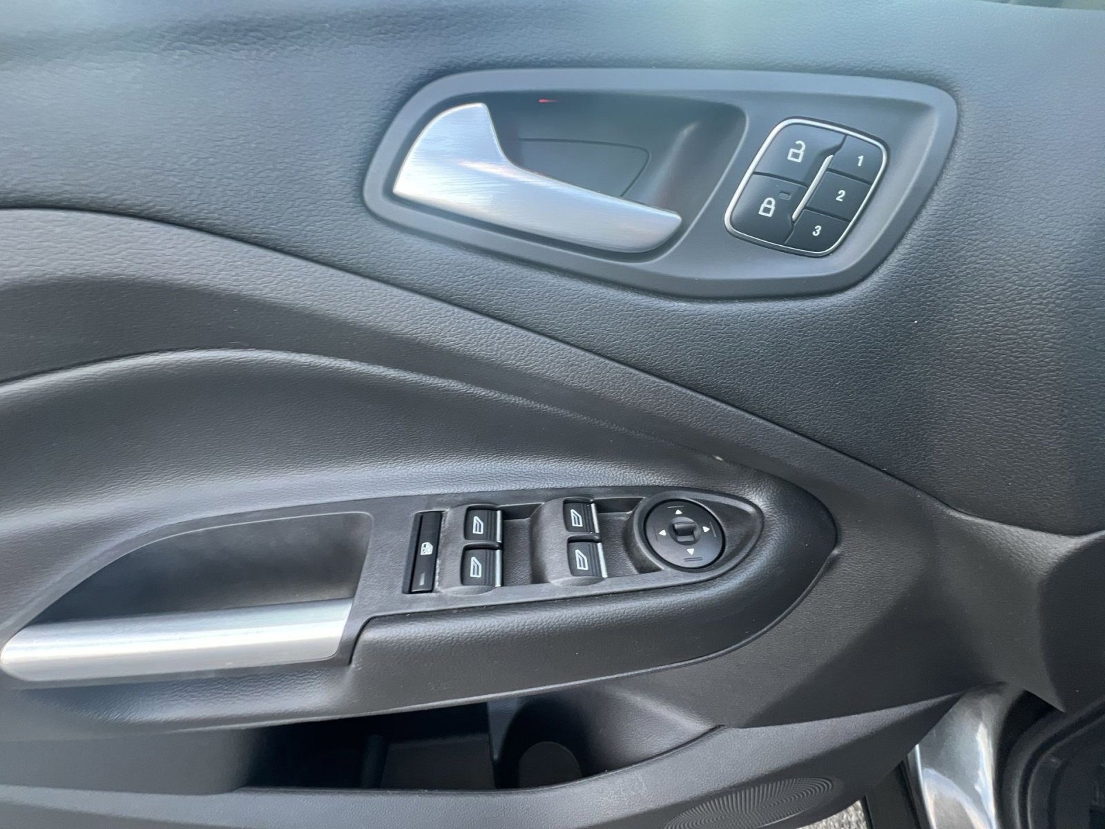 Certified 2017 Ford Escape Titanium image 15