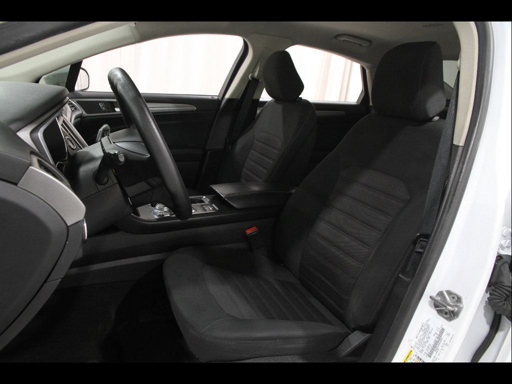 Certified 2020 Ford Fusion SE FWD image 5