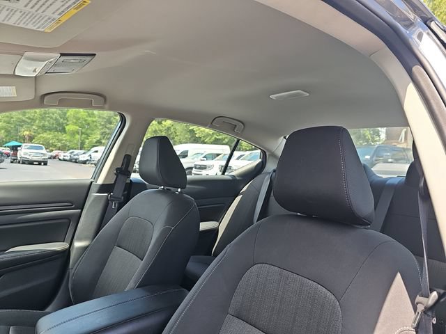 Used 2025 Nissan Altima 2.5 SV FWD image 14