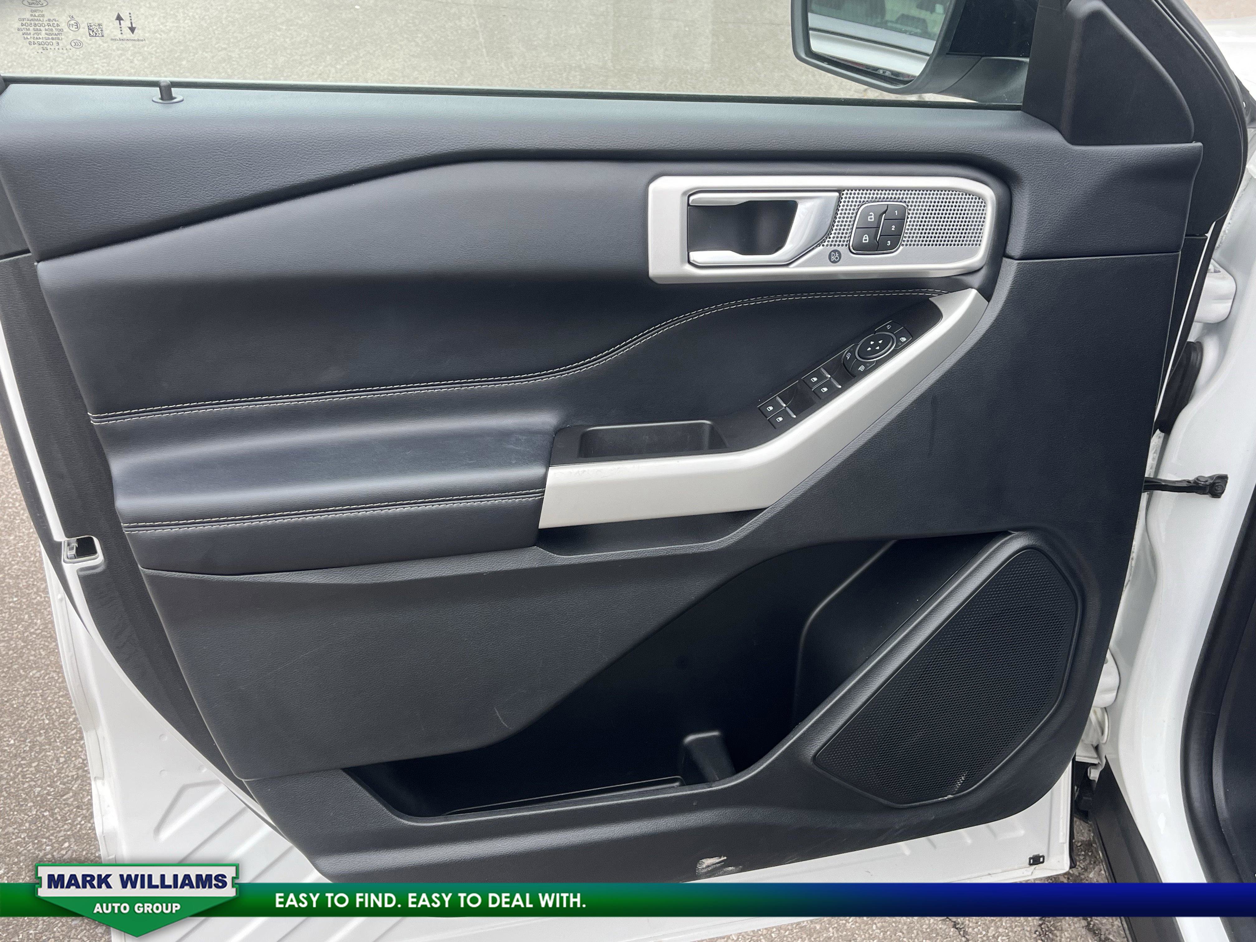 Certified 2022 Ford Explorer Limited w/ Equipment Group 301A image 9